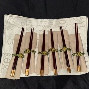 NEW Set of 6 placemats with chopstick and napkin